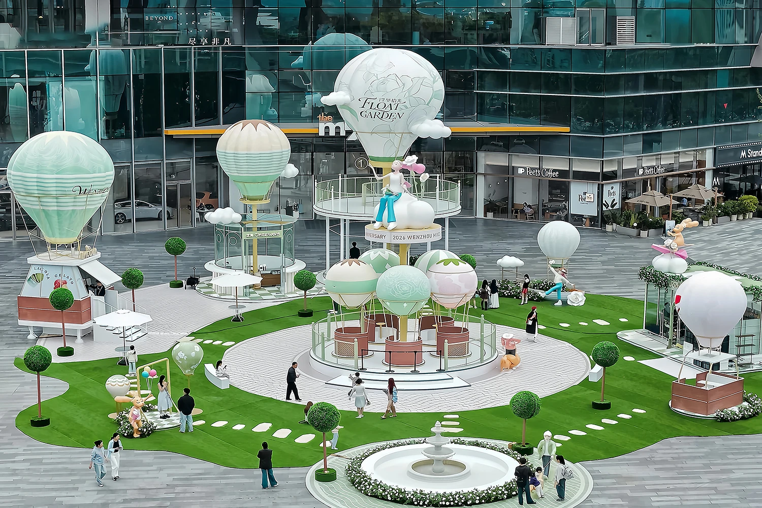 Ginat Custom Inflatable Installations for Mall