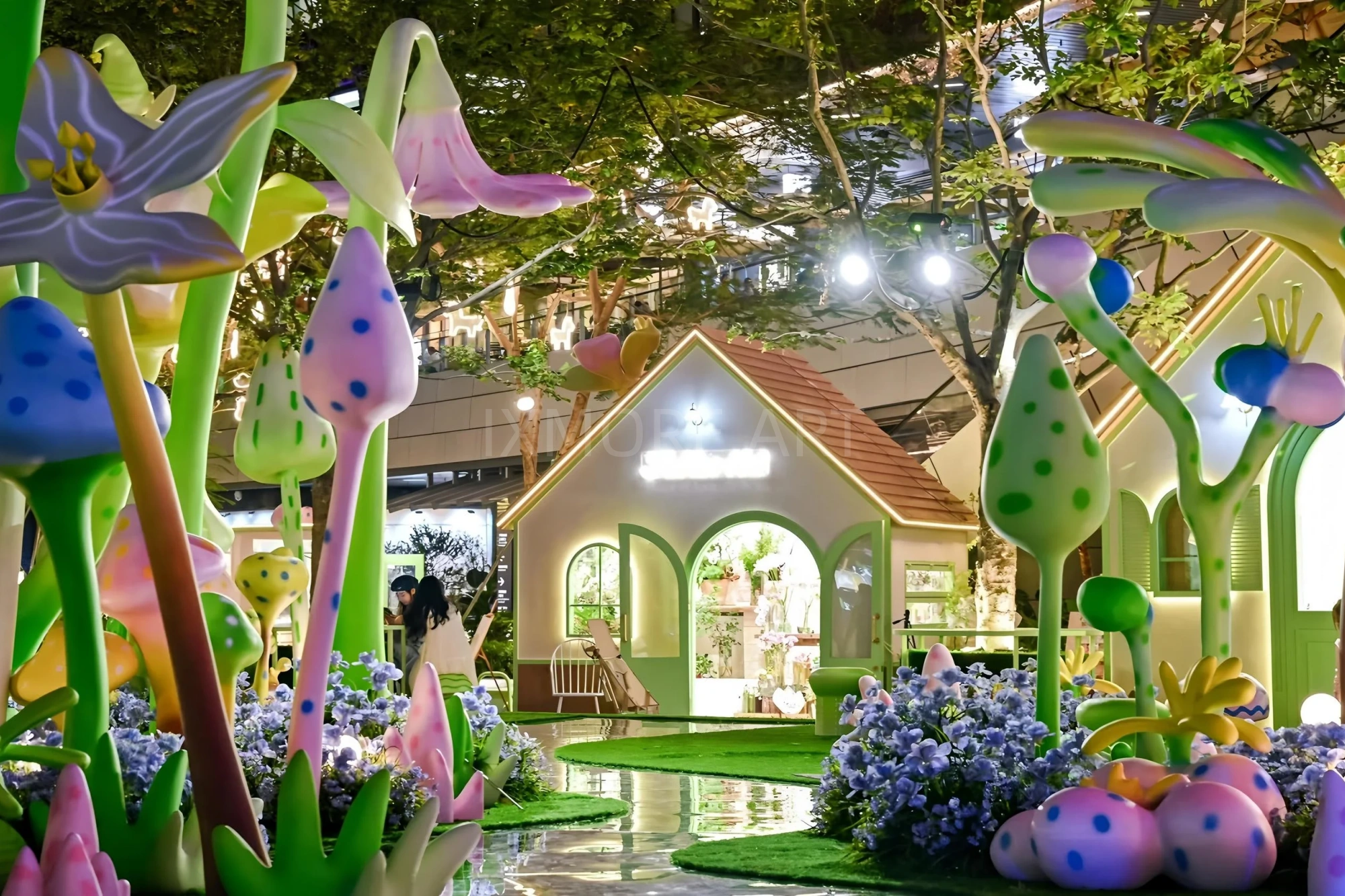 Custom mall decor props under production and factory pre-assembly phase(10)