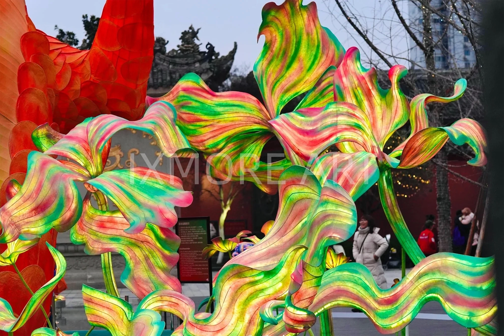 Taikoo-Li-shopping-mall-installation-art-custom-fabrication-factory(5)