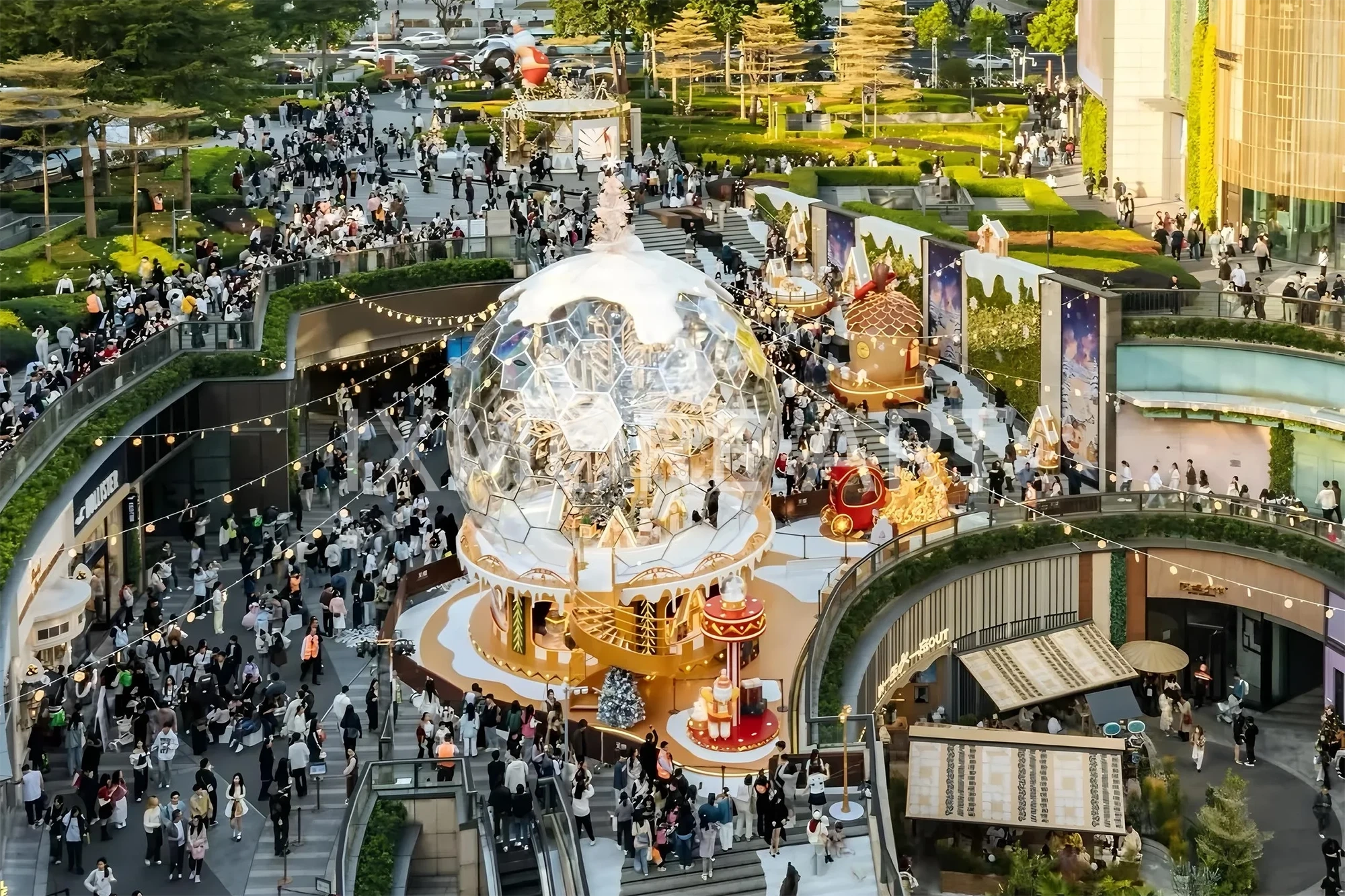 Large acrylic Christmas decor installation for shopping mall(1)
