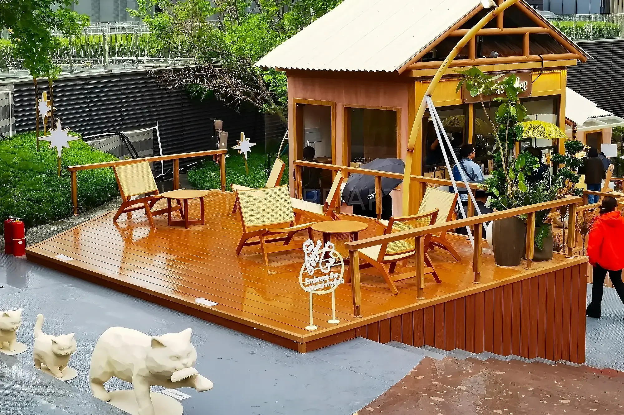 Custom immersive commercial courtyard street scene props handmade by art installation fabrication factory(9)