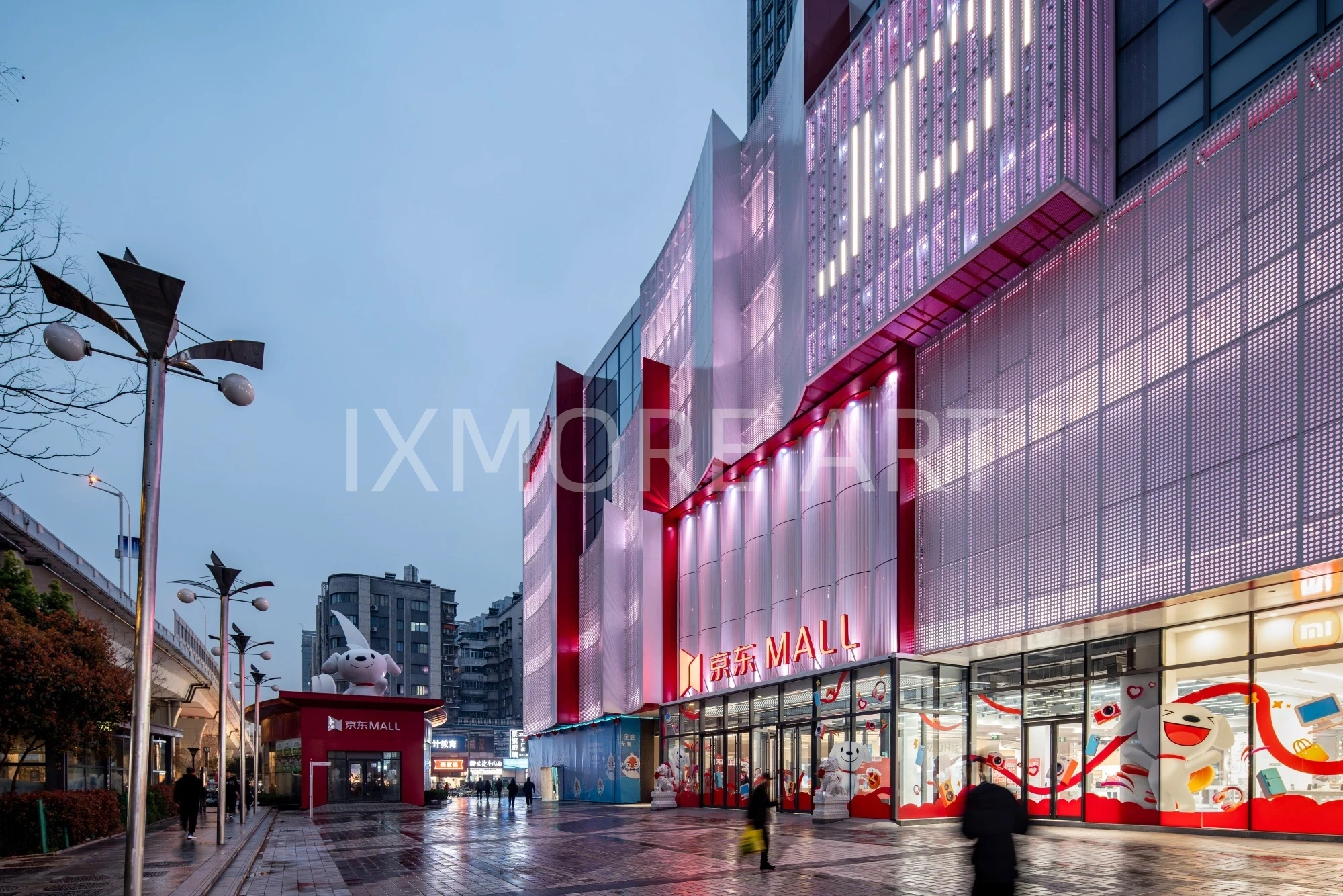 Close-up custom interactive art installation, Wuhan mall decor props with professional lighting design(1)