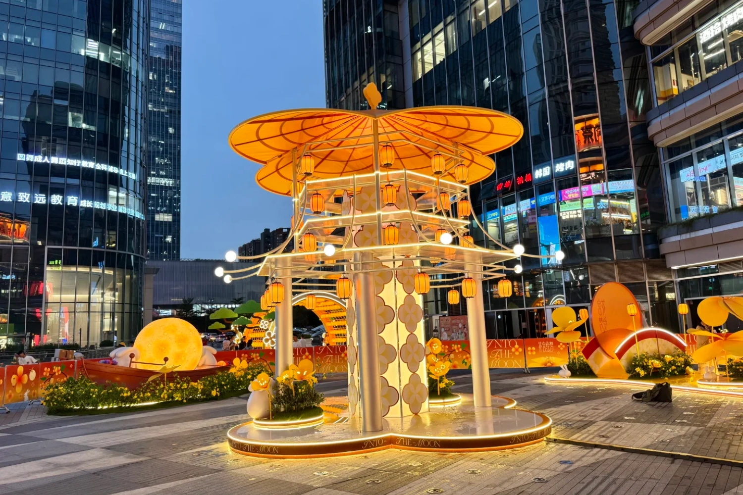 Yanlord shopping mall custom Mid-Autumn Festival art installation overview, featuring immersive Chinese-style lantern displays and osmanthus-themed decorations, custom fabricated by professional art decoration factory-08