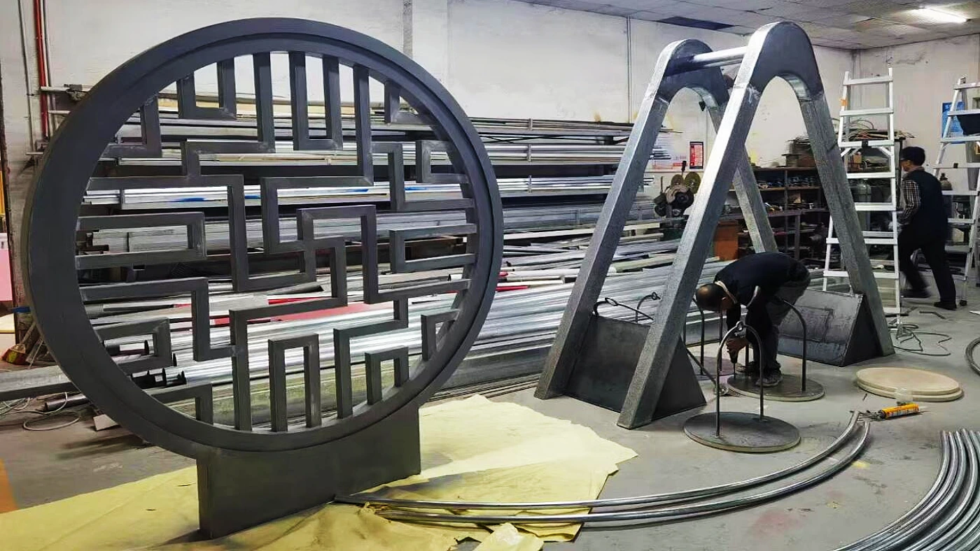 Material types and grades affecting the cost of custom commercial props