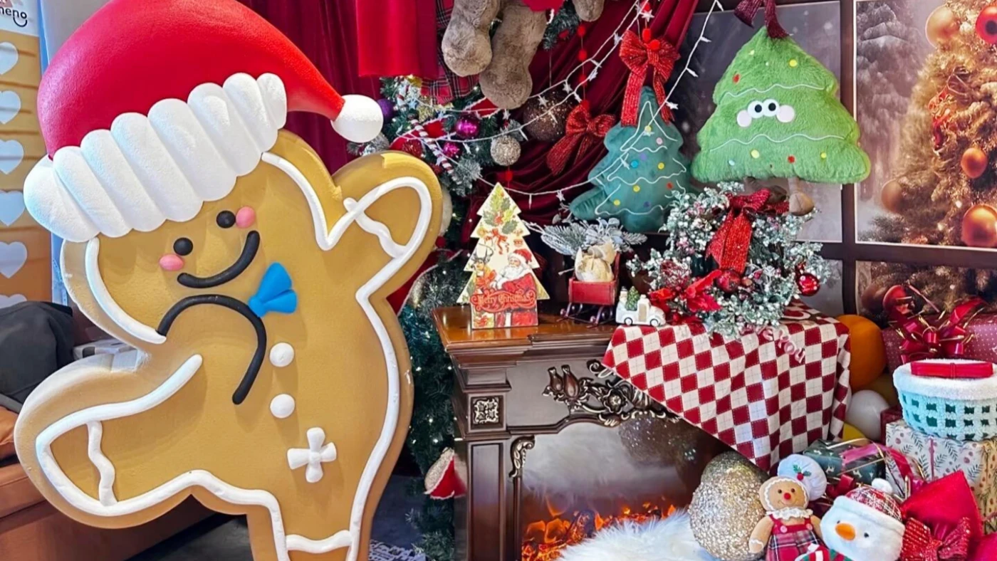 Professional custom Christmas installation showing material, safety, lighting, and modular design considerations